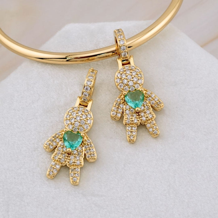 Charm en forma de niño con zirconia de corazon estilo pandora en micropave y baño 18k