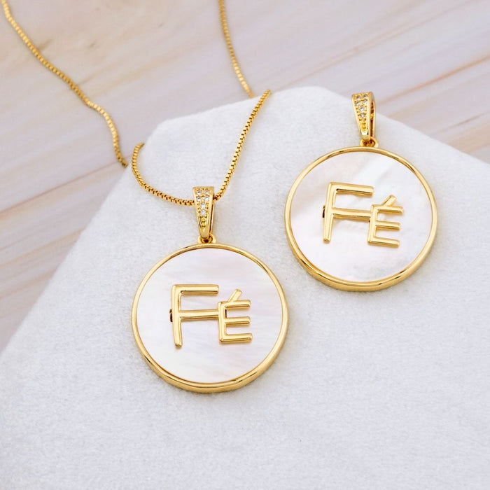 Dije Fe madre perla micropave baño 18k