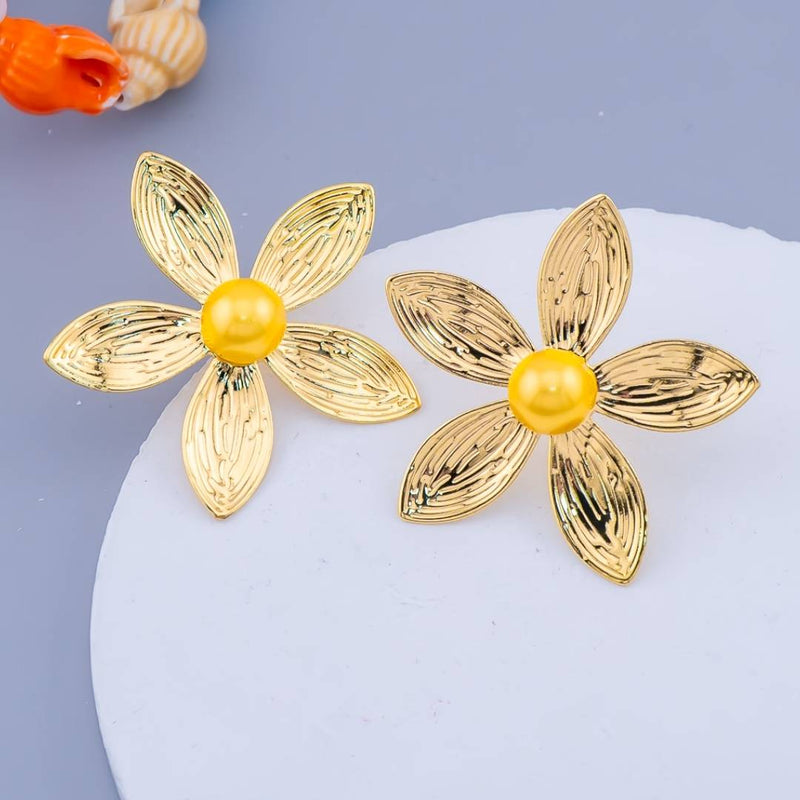 Aretes en forma de flor baño 18K