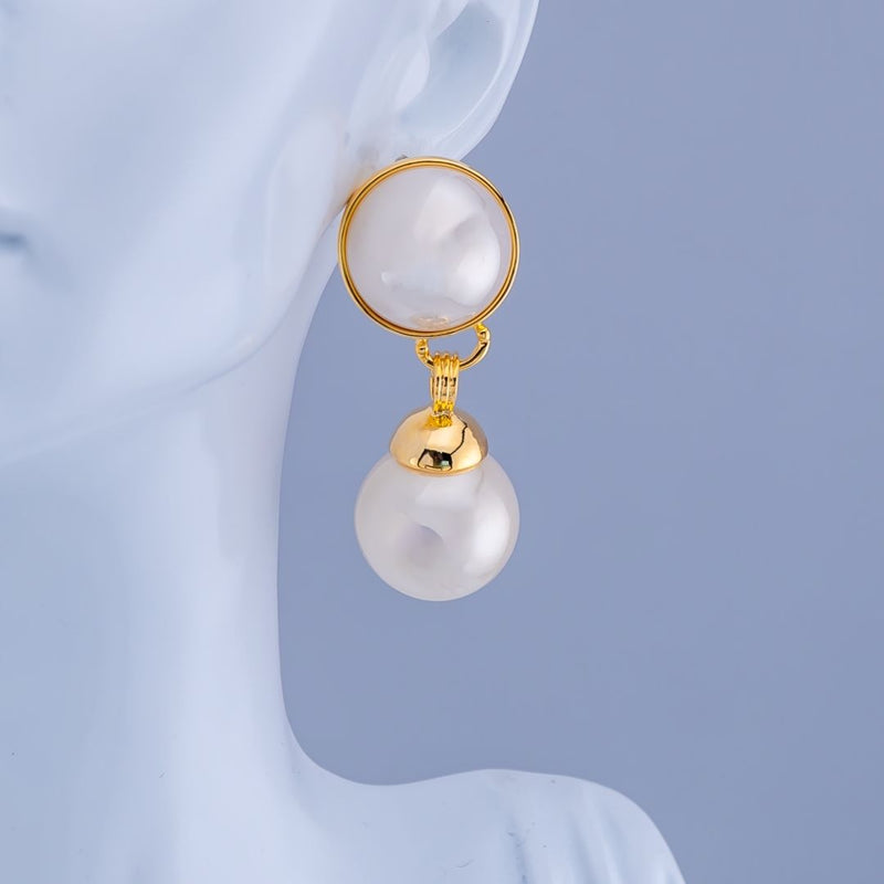 Aretes en tendencia colgantes con perlas baño 18k