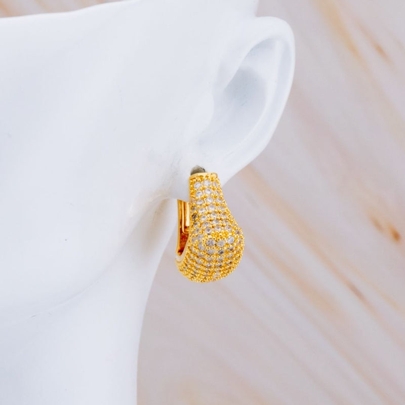 Aretes hoop con zirconias baño 18k