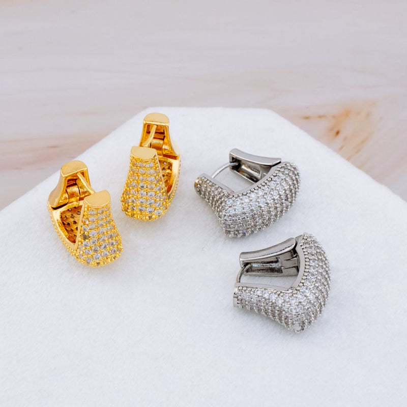 Aretes hoop con zirconias baño 18k