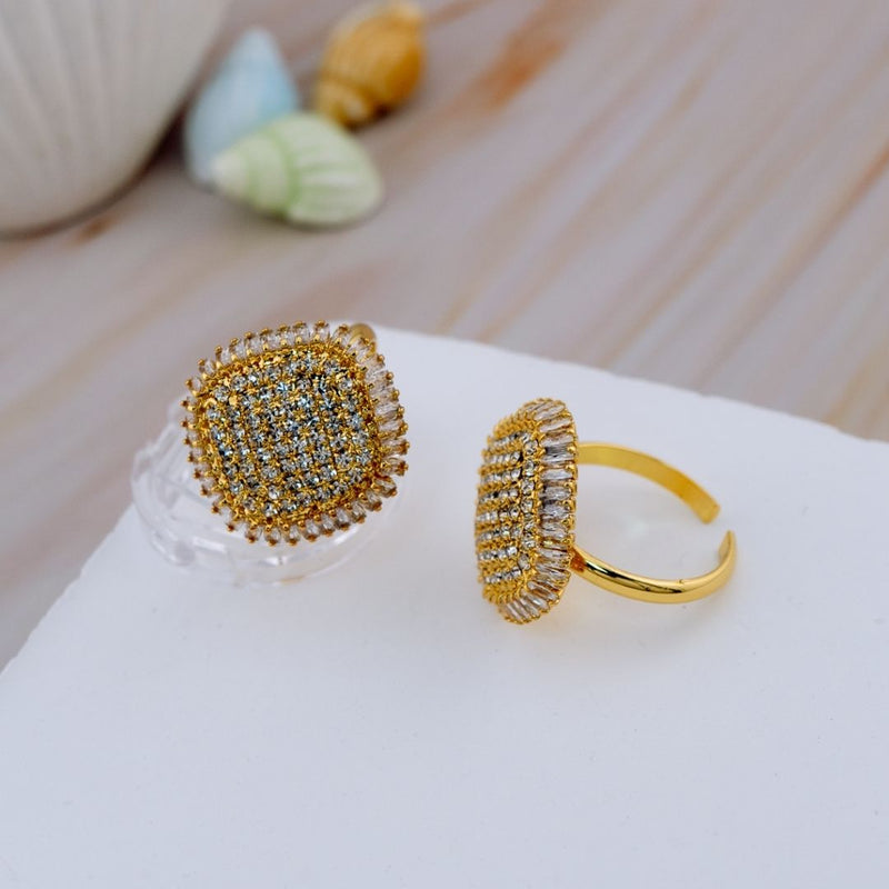 Anillo Ajustable  cuadrado con zirconia baño 18k