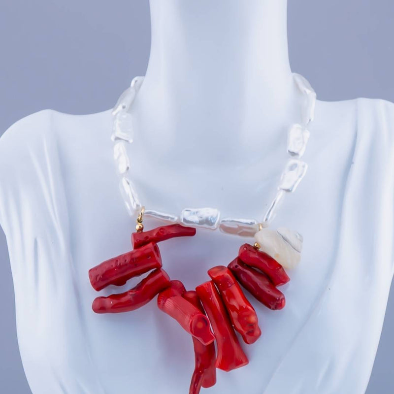 Collar chunky  espectacular con perlas naturales y coral rojo