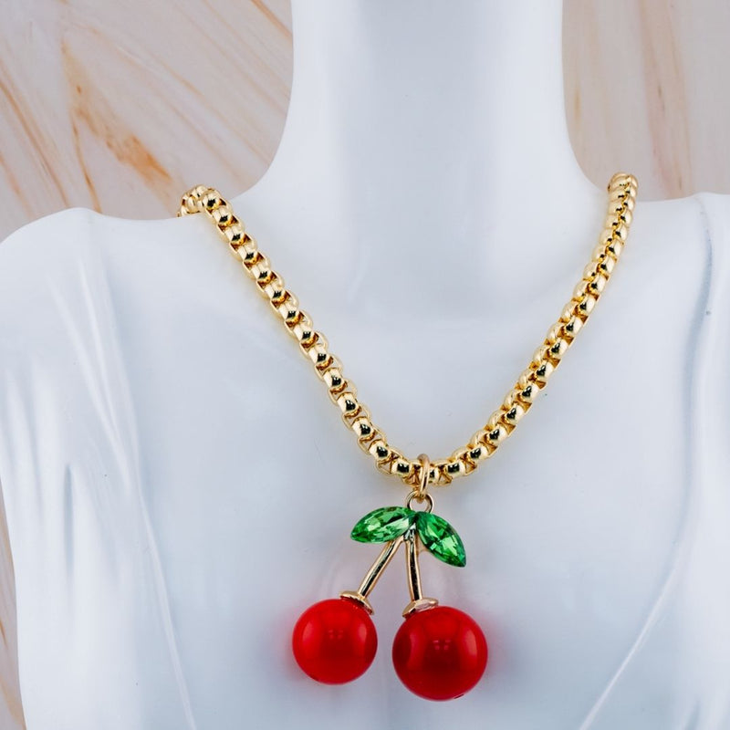 Colllar de cadena con baño 18k y dije grande de cereza