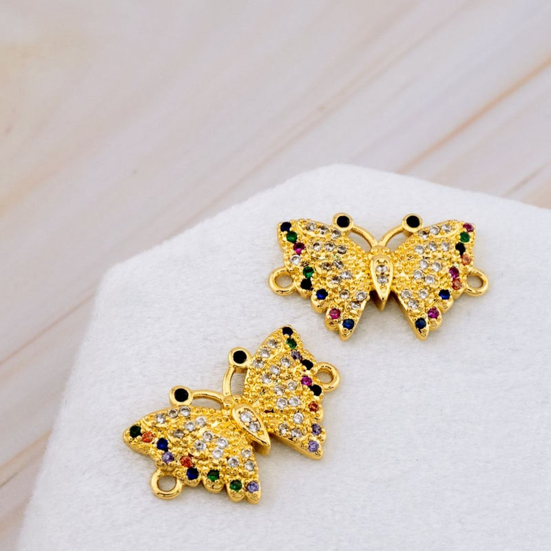 Enlace en forma de mariposa en micropave y baño 18k