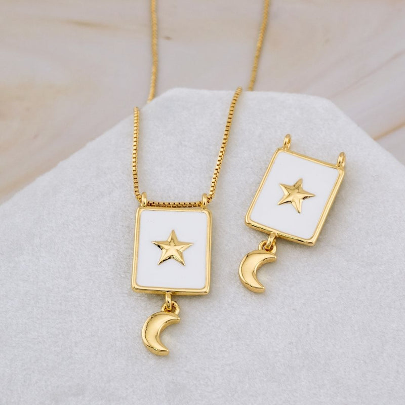 Dije medalla escapulario estrella y colgante de luna esmaltado baño 18k