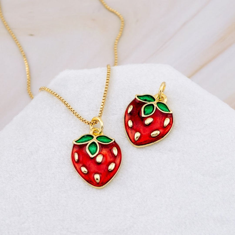 Dije de fresa baño 18k