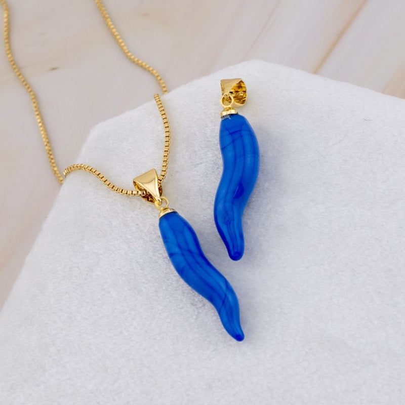 Dije en forma de chile esmaltado baño 18k