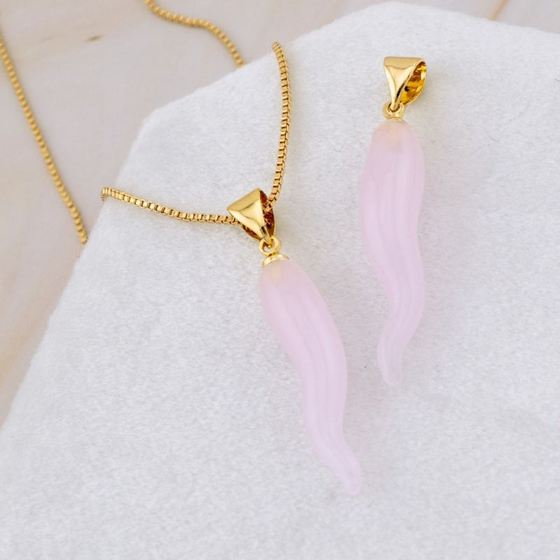 Dije en forma de chile esmaltado baño 18k