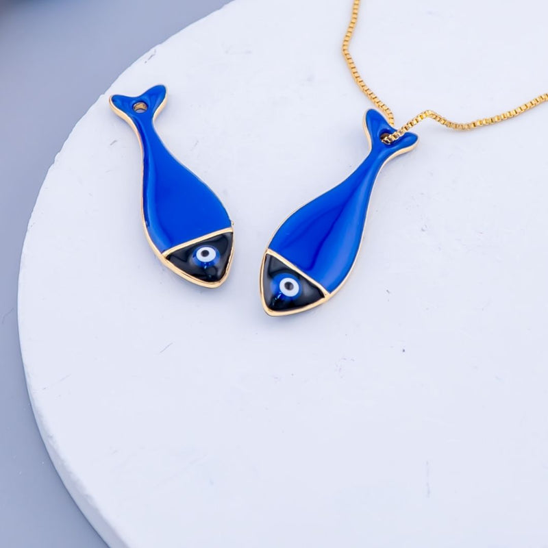 Dije esmaltado pez baño 18k