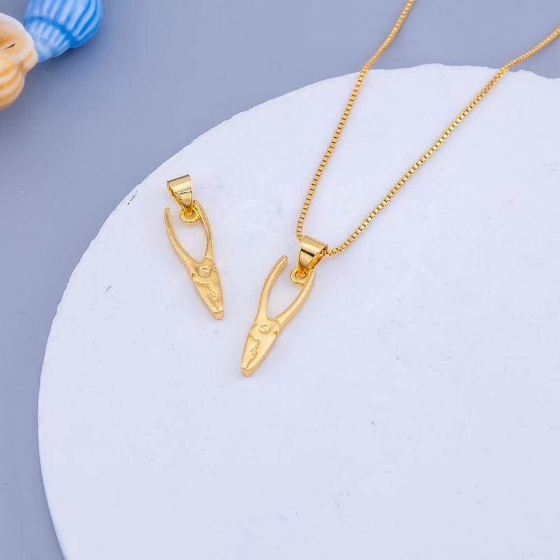 Dije en forma de pinza baño 18