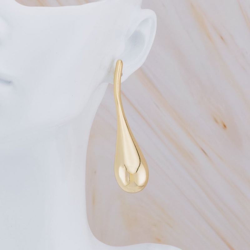 Aretes stud de gota baño 18k