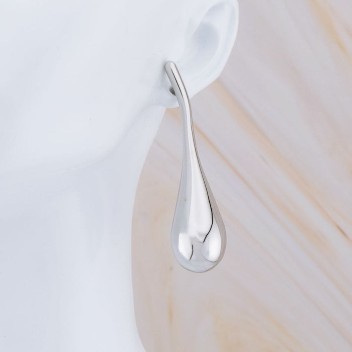 Aretes stud de gota baño 18k