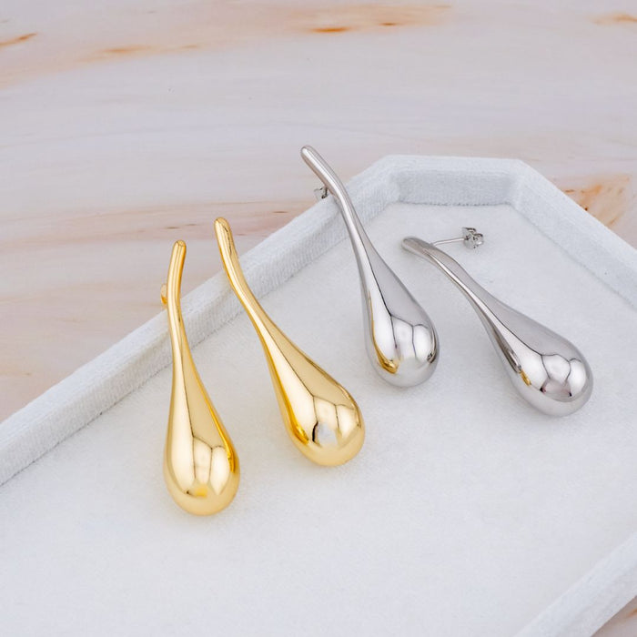 Aretes stud de gota baño 18k