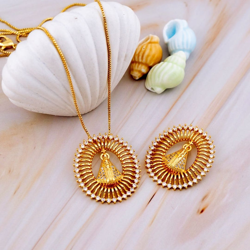 Dije Virgen de Suyapa en micropave con baño 18k