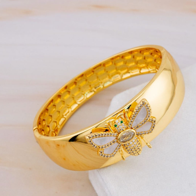Brazalete grande abeja madre perla, zirconias baño 18k