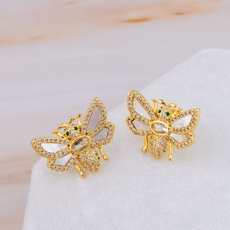 Aretes stud abeja madre perla con Zirconias baño 18k
