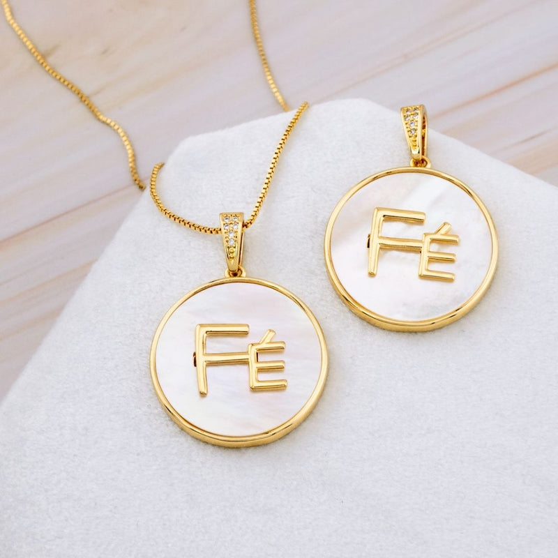 Dije Fe madre perla micropave baño 18k