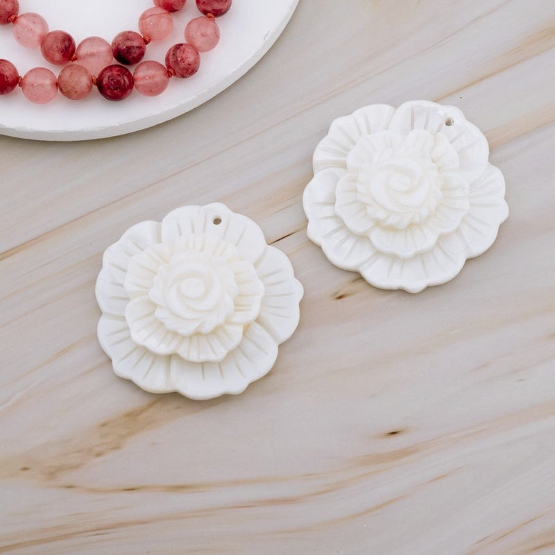 Dije flor concha de nacar 40 mm