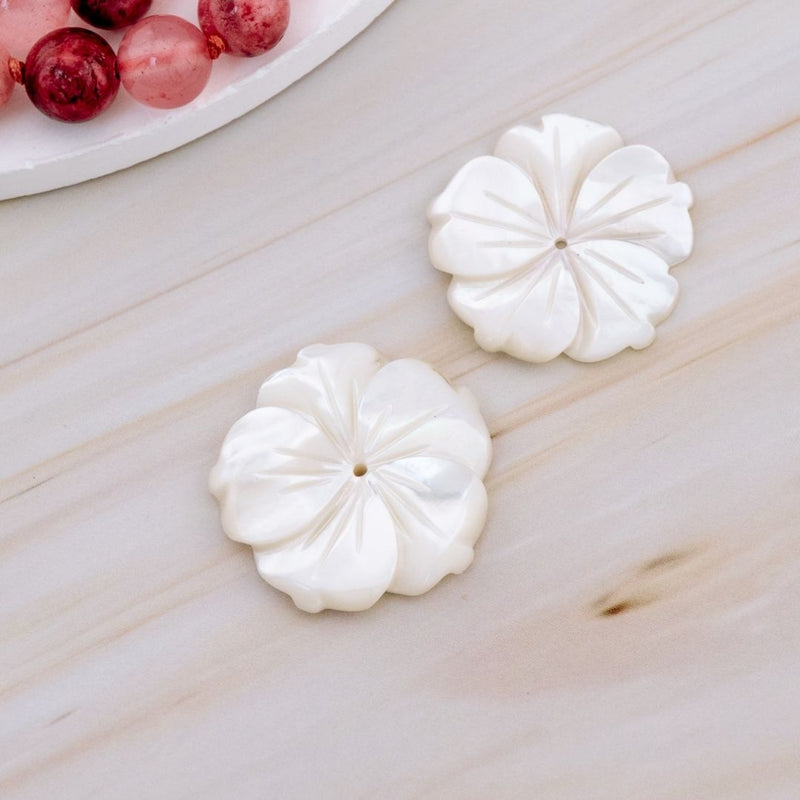 Separador en forma de flor de Madre Perla 25mm