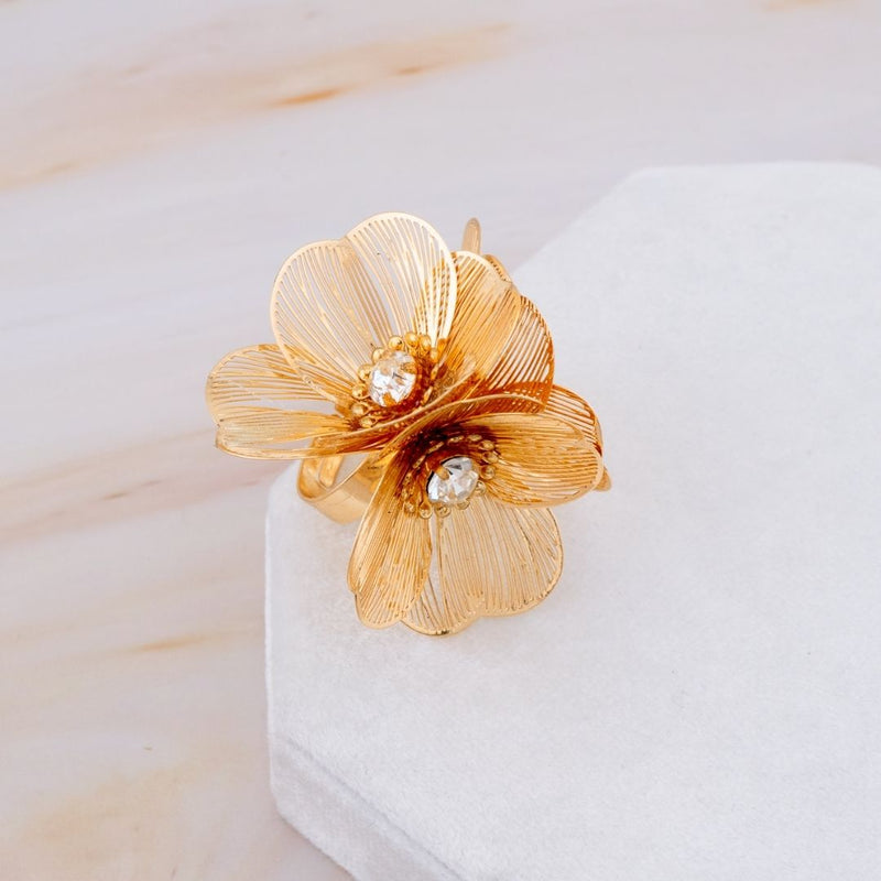 Anillo ajustable flor chunky baño 18k