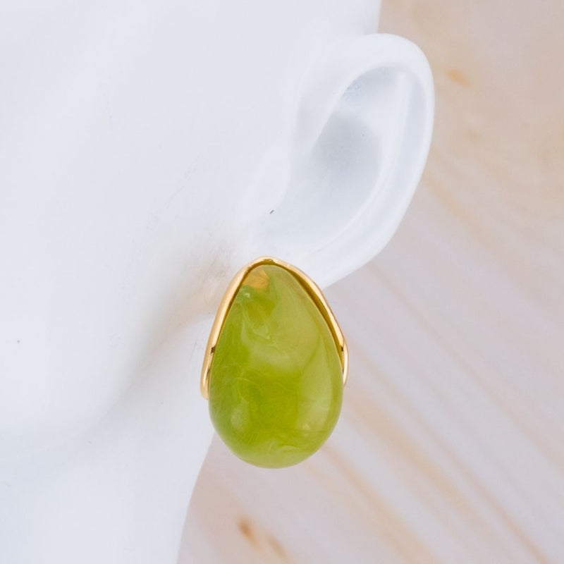 Aretes stud luna carey baño 18k