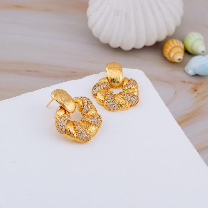 Aretes colgantes con zirconia baño 18k