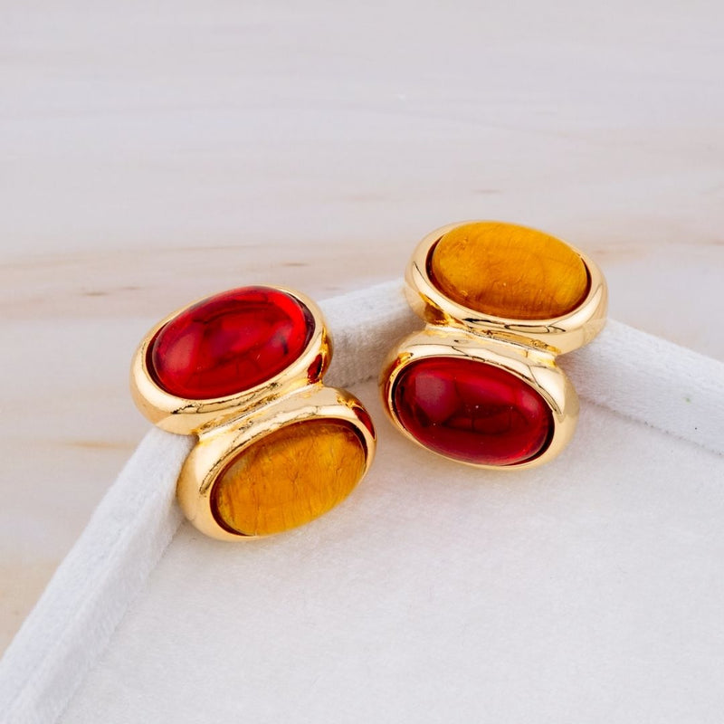 Aretes stud doble color con piedras semipreciosas baño 18k