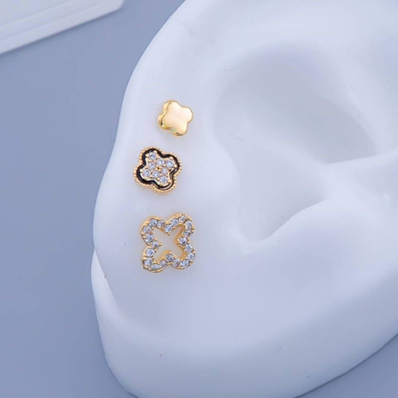 Set de 3 pares de Aretes piercing con zirconia trebol baño 18k