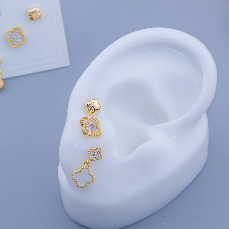Set de 3 pares de Aretes piercing con zirconia trebol baño 18k