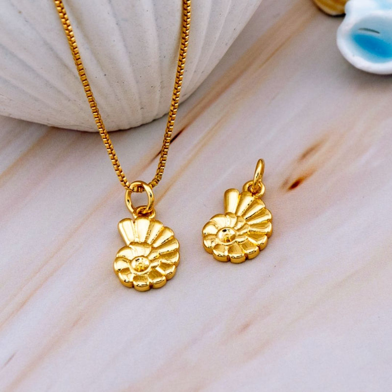 Dije Caracol en baño de 18k