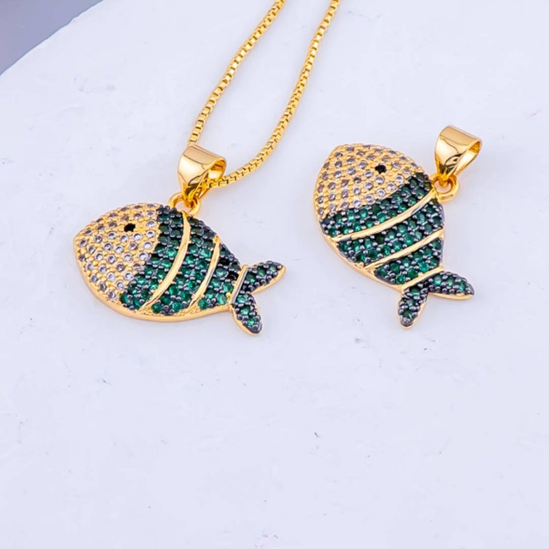 Dije micropave en forma de pez baño 18k