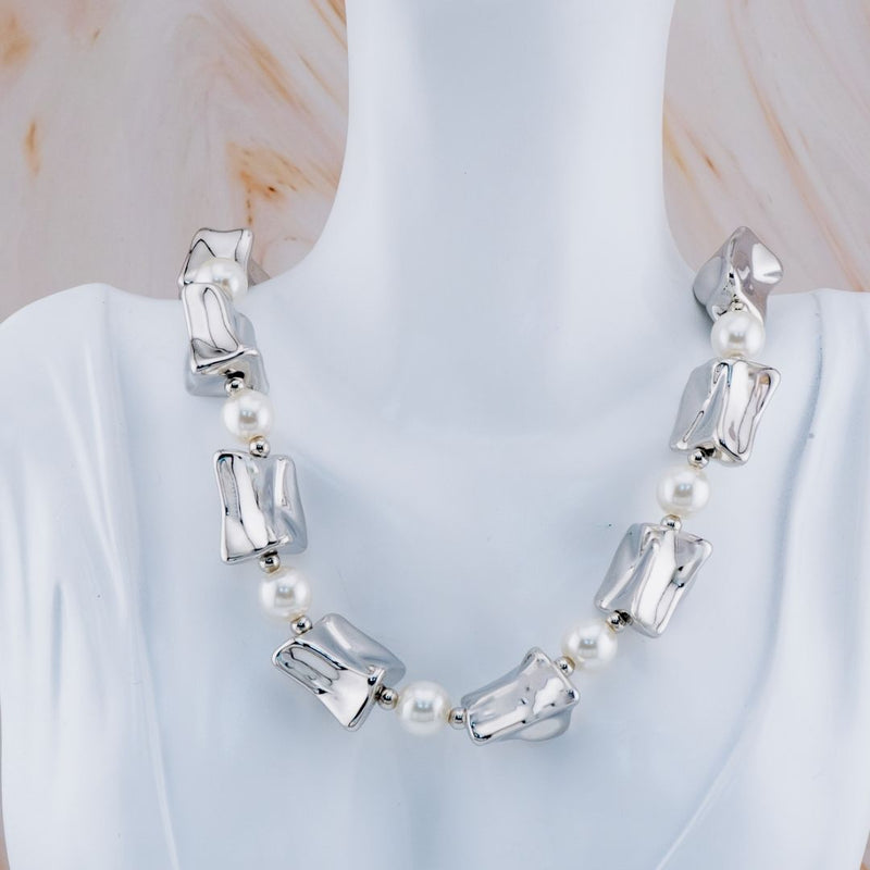 Colllar chunky con sepadores de baño 18k y perlas